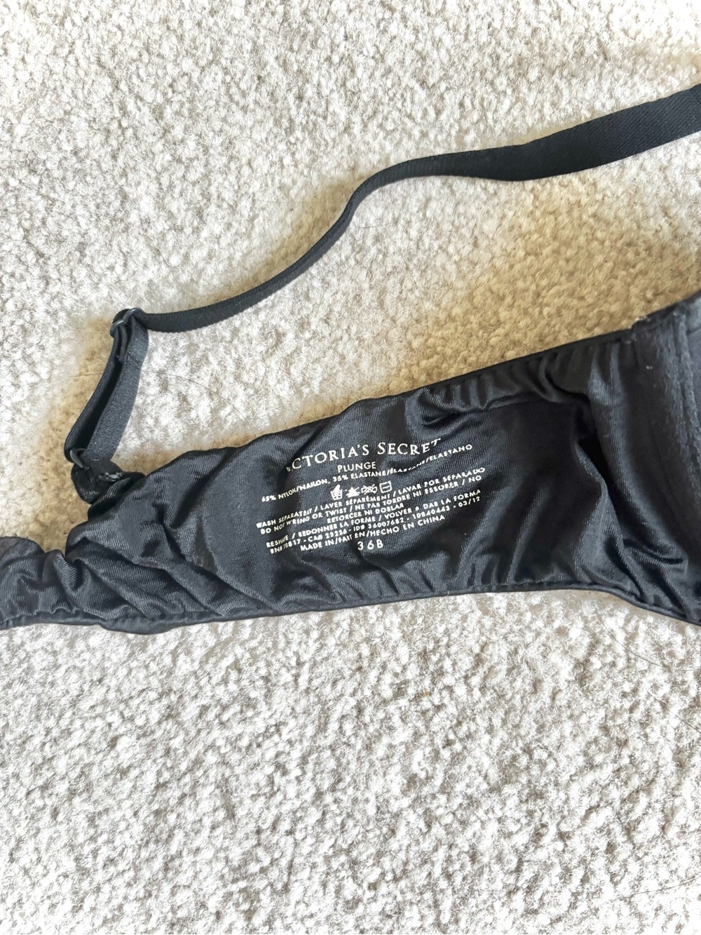 Victoria's Secret Black Plunge Bra 36B - Picture 3 of 3